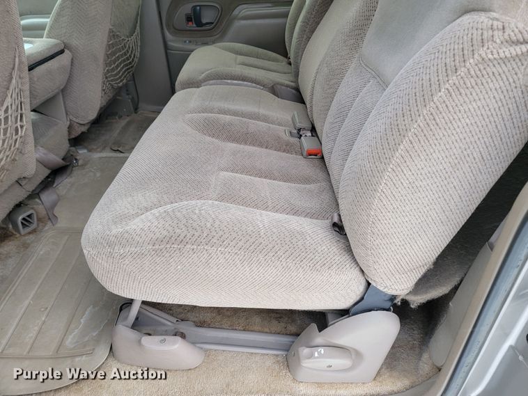 image for item LL9735 1999 Chevrolet Suburban K1500  SUV