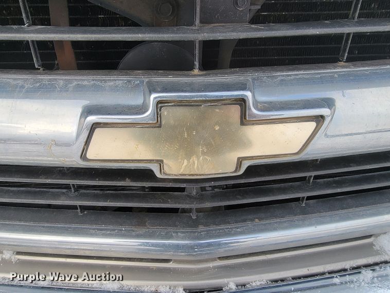 image for item LL9735 1999 Chevrolet Suburban K1500  SUV