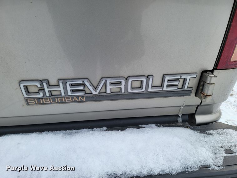 image for item LL9735 1999 Chevrolet Suburban K1500  SUV