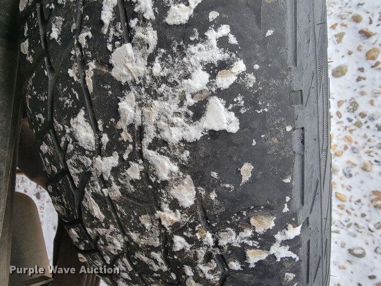 image for item LL9735 1999 Chevrolet Suburban K1500  SUV