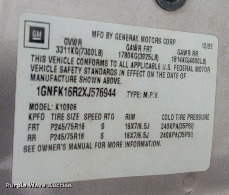 image for item LL9735 1999 Chevrolet Suburban K1500  SUV