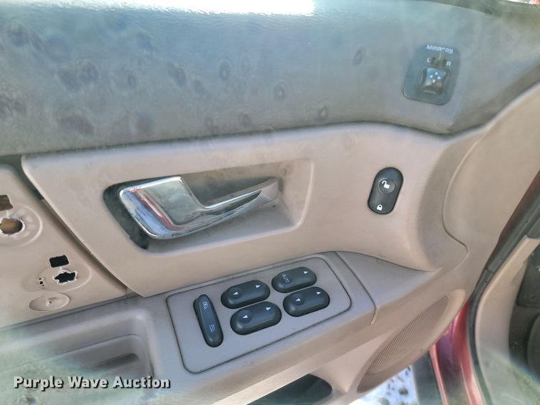 image for item LL9741 2002 Ford Taurus