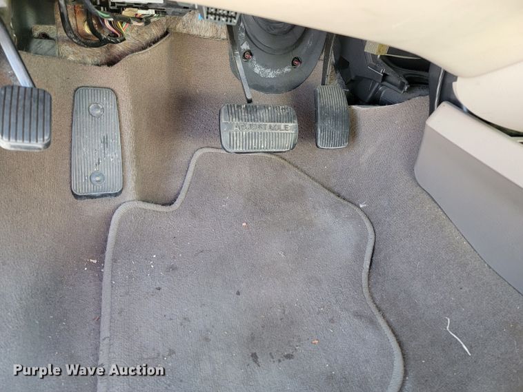 image for item LL9741 2002 Ford Taurus