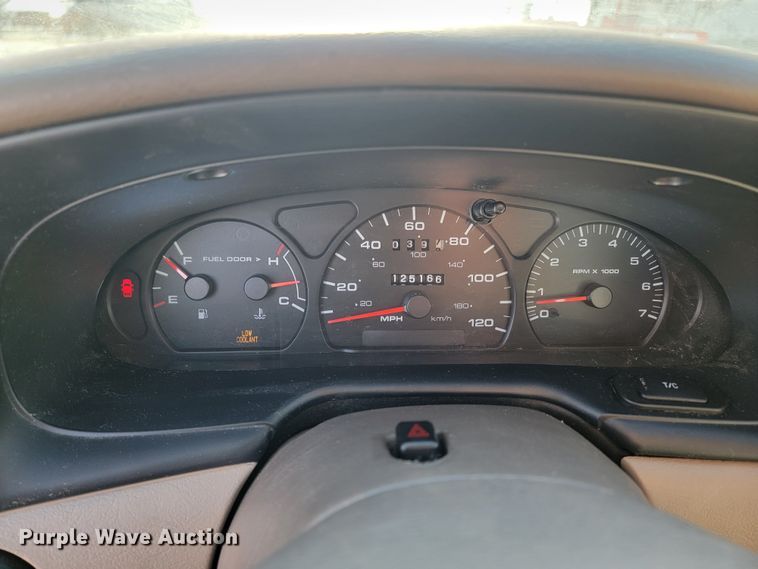 image for item LL9741 2002 Ford Taurus