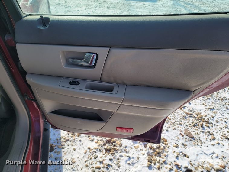 image for item LL9741 2002 Ford Taurus