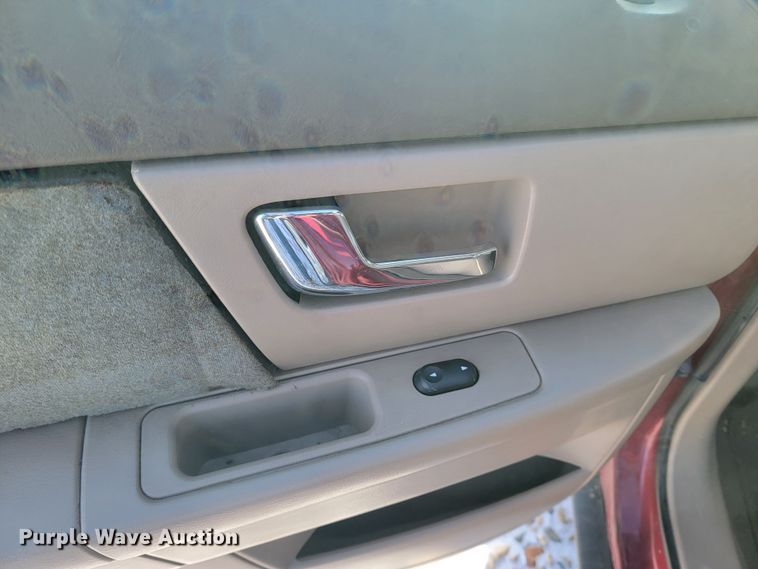 image for item LL9741 2002 Ford Taurus
