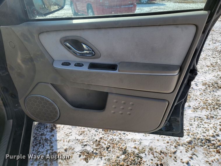 image for item LL9743 2005 Mercury Mariner  SUV