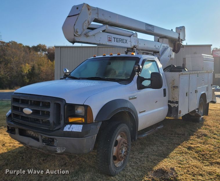 image for item LN9728 2007 Ford F550 Super Duty  bucket truck