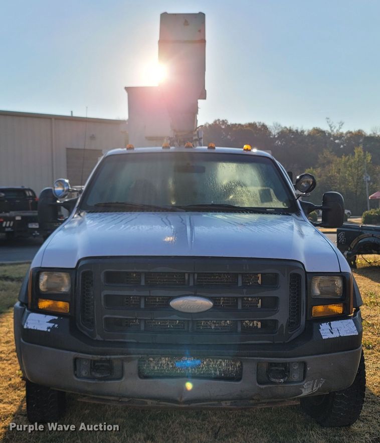 image for item LN9728 2007 Ford F550 Super Duty  bucket truck