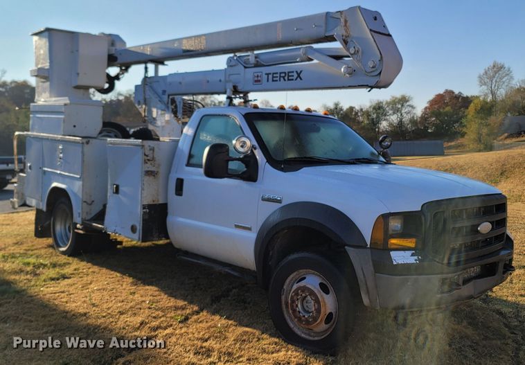 image for item LN9728 2007 Ford F550 Super Duty  bucket truck