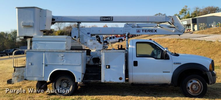 image for item LN9728 2007 Ford F550 Super Duty  bucket truck