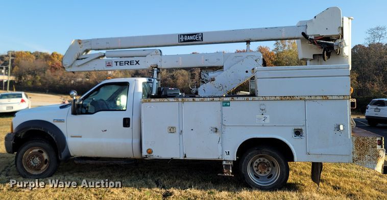image for item LN9728 2007 Ford F550 Super Duty  bucket truck