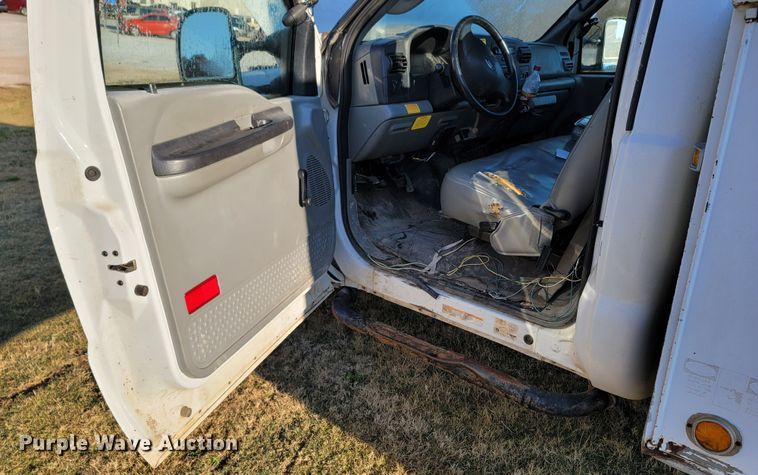 image for item LN9728 2007 Ford F550 Super Duty  bucket truck