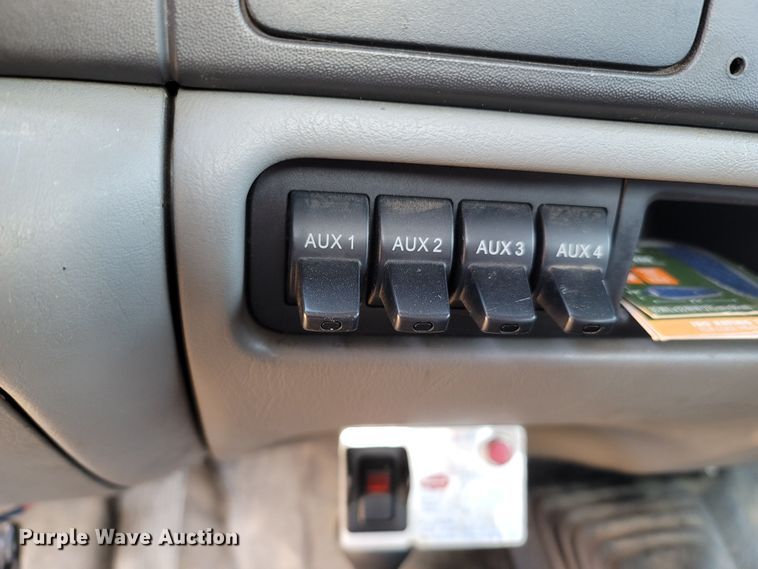 image for item LN9728 2007 Ford F550 Super Duty  bucket truck