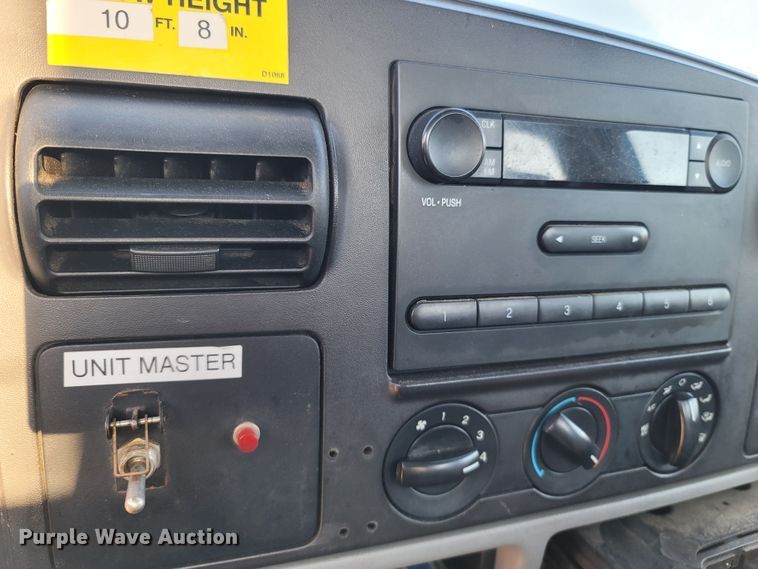 image for item LN9728 2007 Ford F550 Super Duty  bucket truck