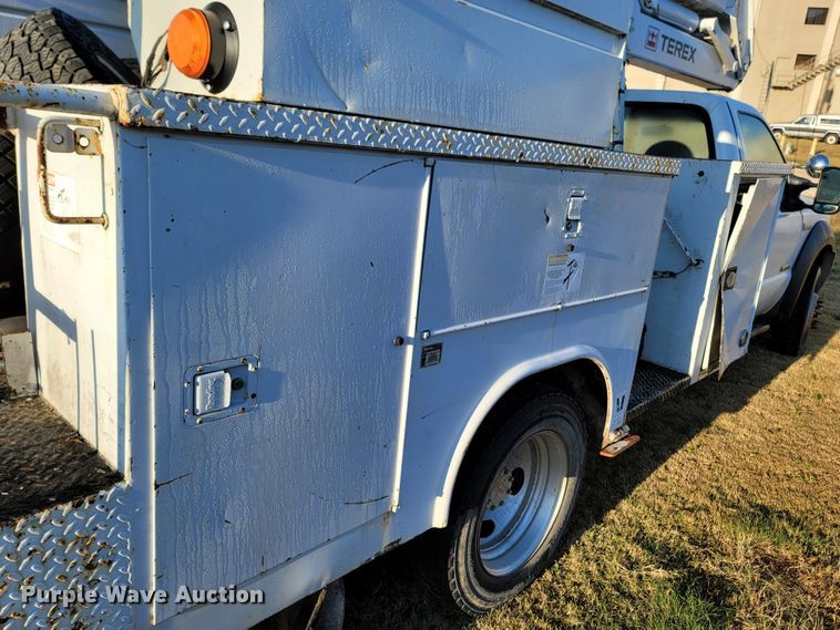 image for item LN9728 2007 Ford F550 Super Duty  bucket truck