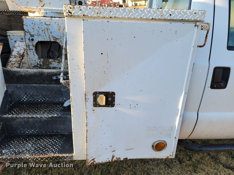 image for item LN9728 2007 Ford F550 Super Duty  bucket truck