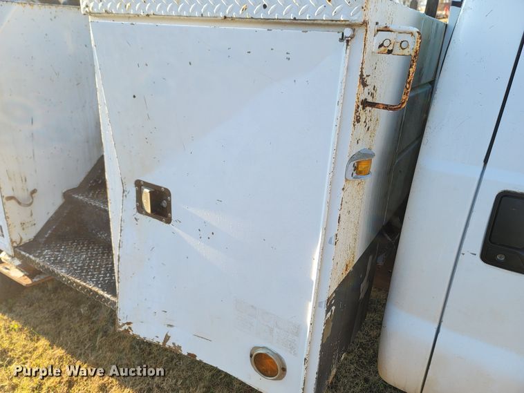 image for item LN9728 2007 Ford F550 Super Duty  bucket truck