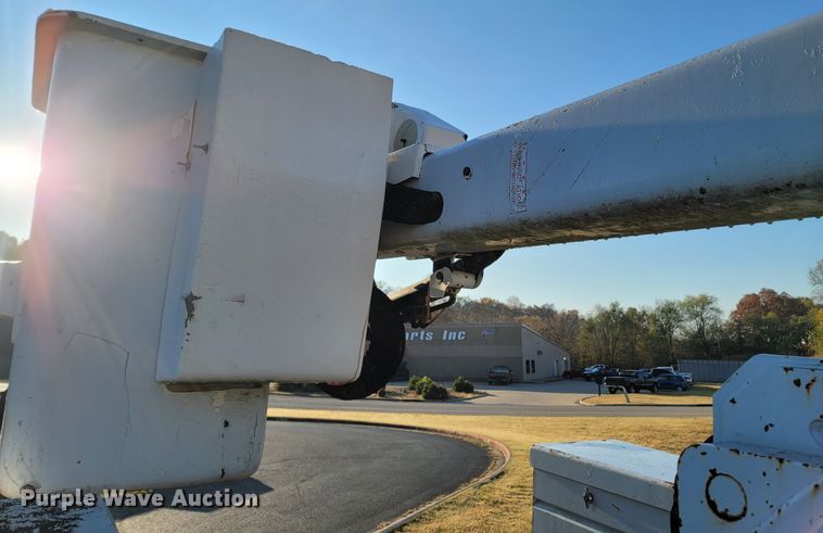 image for item LN9728 2007 Ford F550 Super Duty  bucket truck