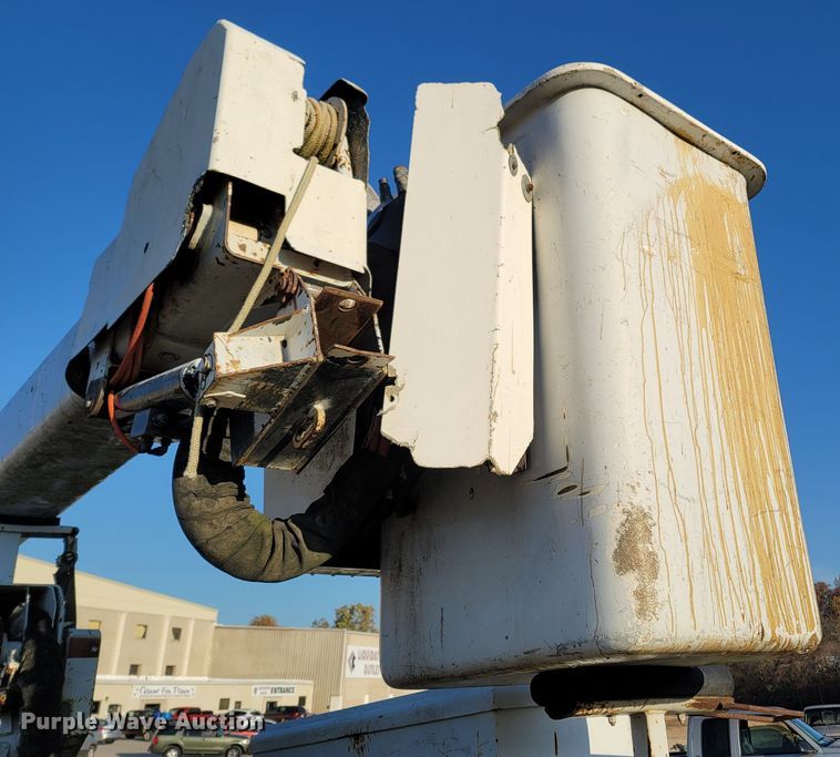 image for item LN9728 2007 Ford F550 Super Duty  bucket truck