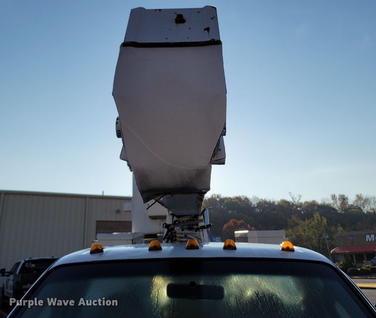 image for item LN9728 2007 Ford F550 Super Duty  bucket truck