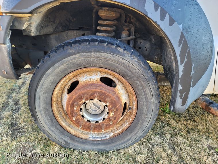 image for item LN9728 2007 Ford F550 Super Duty  bucket truck