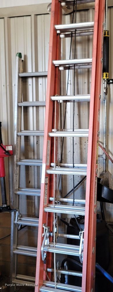 image for item LN9731 (3) extension ladders