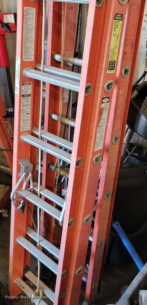 image for item LN9731 (3) extension ladders