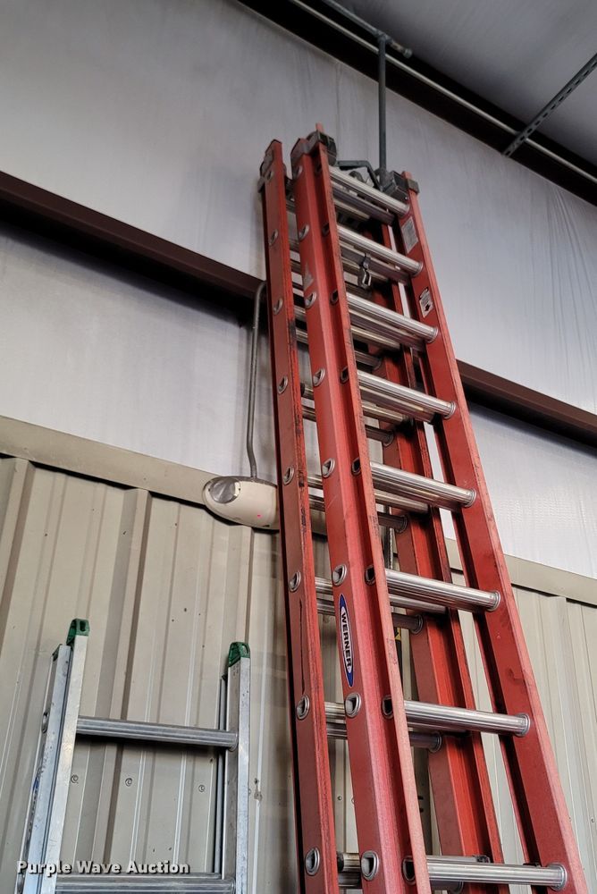 image for item LN9731 (3) extension ladders