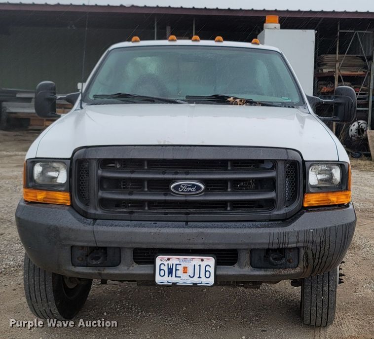 image for item LN9735 1999 Ford F450 Super Duty  utility / service truck