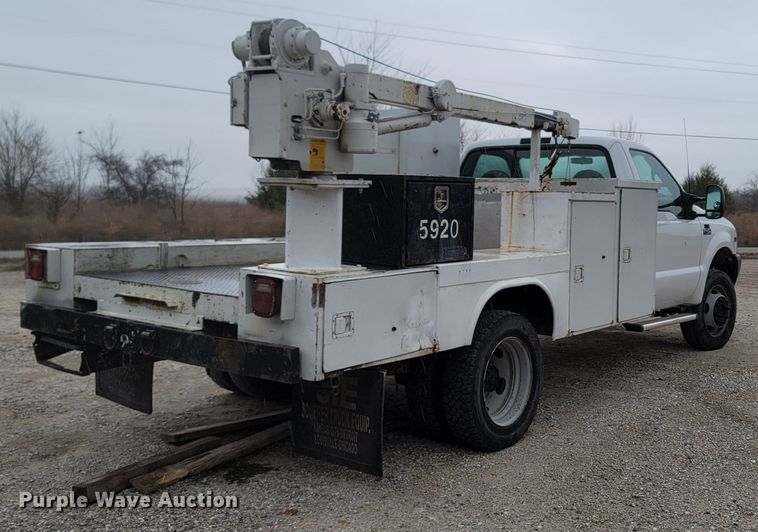 image for item LN9735 1999 Ford F450 Super Duty  utility / service truck