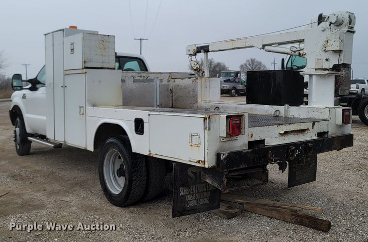 image for item LN9735 1999 Ford F450 Super Duty  utility / service truck