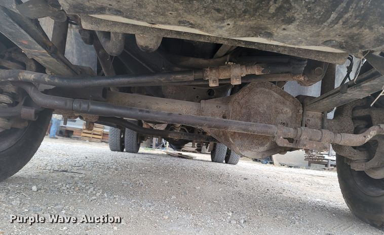 image for item LN9735 1999 Ford F450 Super Duty  utility / service truck