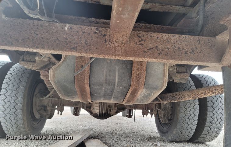 image for item LN9735 1999 Ford F450 Super Duty  utility / service truck