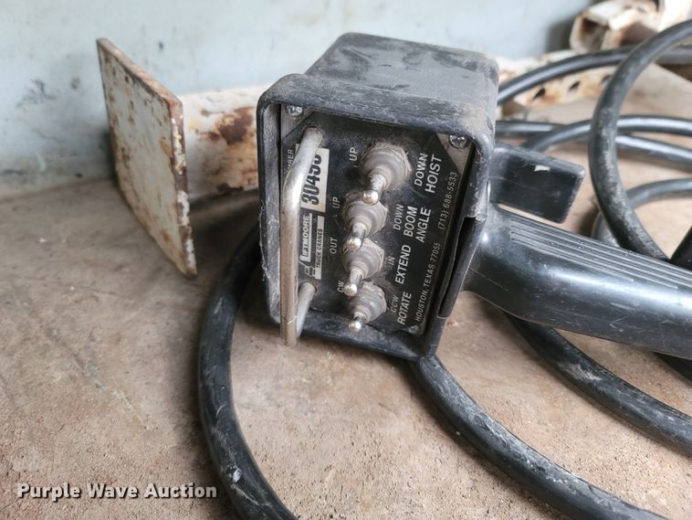 image for item LN9735 1999 Ford F450 Super Duty  utility / service truck