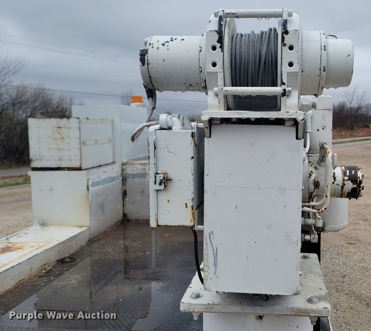 image for item LN9735 1999 Ford F450 Super Duty  utility / service truck