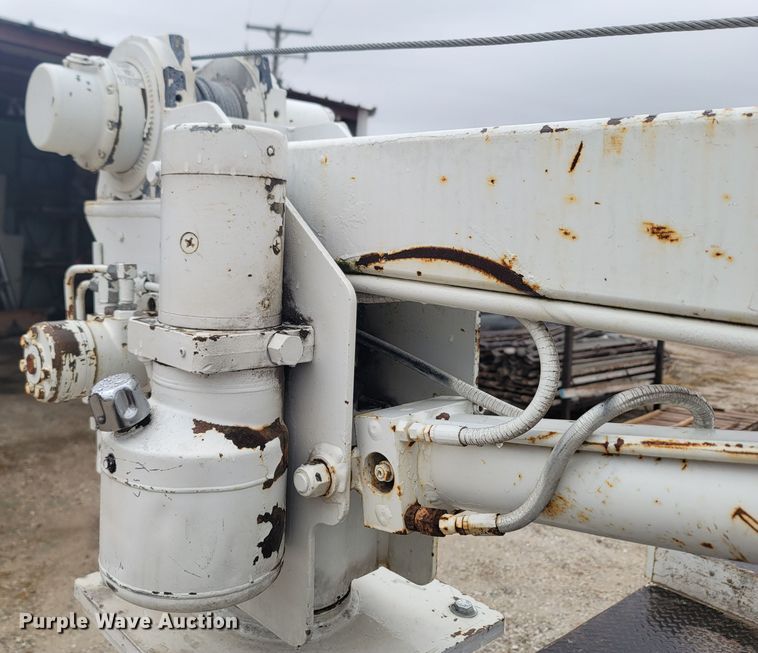 image for item LN9735 1999 Ford F450 Super Duty  utility / service truck