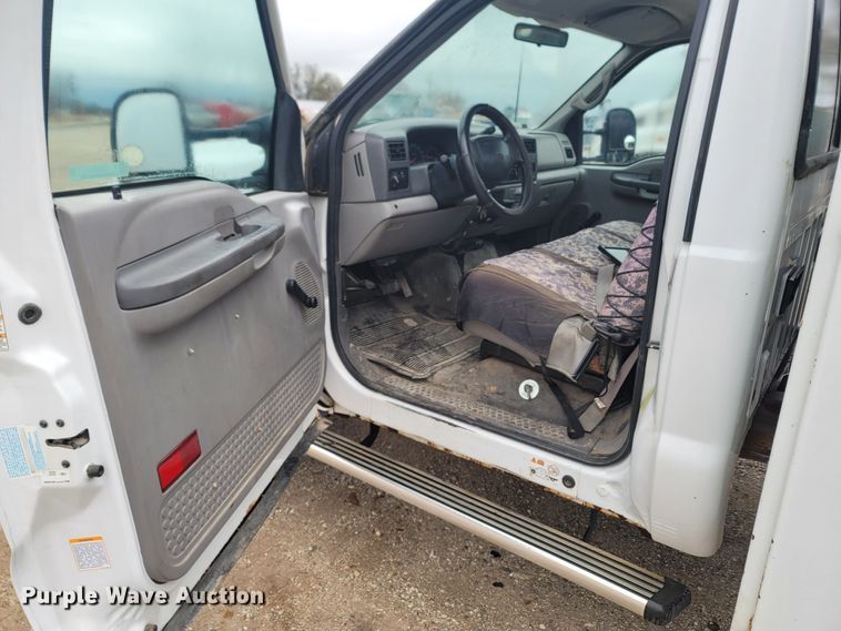 image for item LN9735 1999 Ford F450 Super Duty  utility / service truck