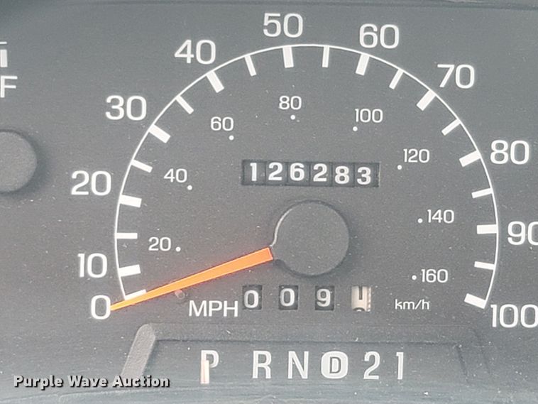 image for item LN9735 1999 Ford F450 Super Duty  utility / service truck