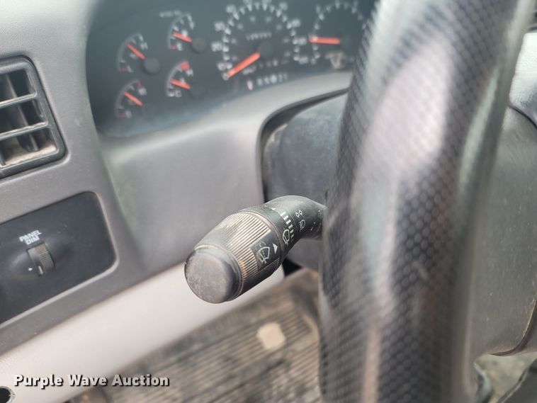 image for item LN9735 1999 Ford F450 Super Duty  utility / service truck