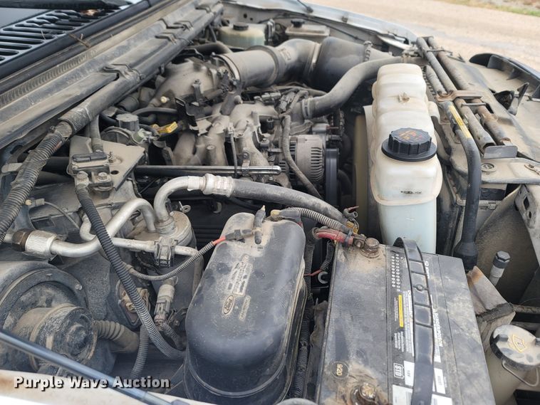 image for item LN9735 1999 Ford F450 Super Duty  utility / service truck