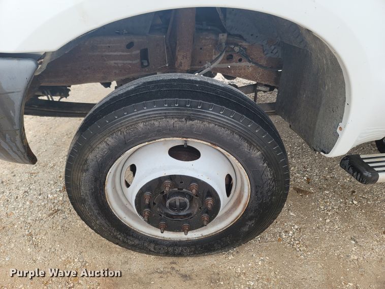 image for item LN9735 1999 Ford F450 Super Duty  utility / service truck