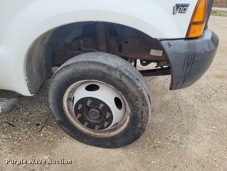 image for item LN9735 1999 Ford F450 Super Duty  utility / service truck