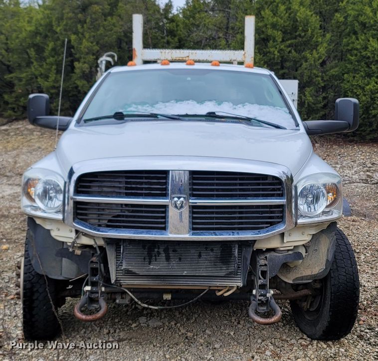 image for item LN9764 2010 Dodge Ram 5500  utility / service truck