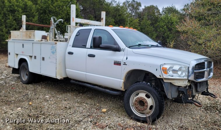 image for item LN9764 2010 Dodge Ram 5500  utility / service truck