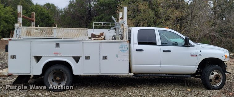 image for item LN9764 2010 Dodge Ram 5500  utility / service truck
