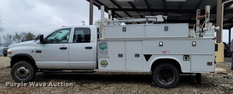 image for item LN9764 2010 Dodge Ram 5500  utility / service truck