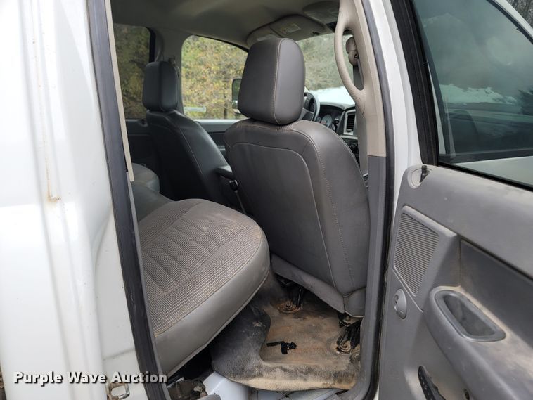 image for item LN9764 2010 Dodge Ram 5500  utility / service truck