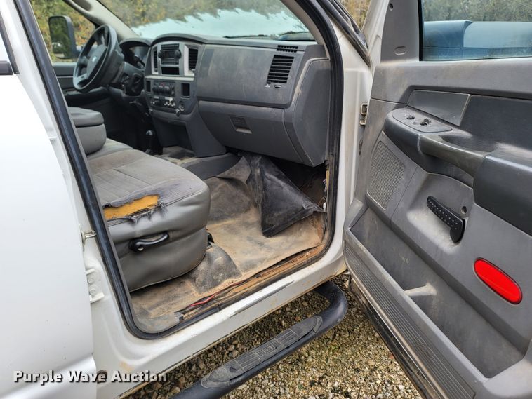 image for item LN9764 2010 Dodge Ram 5500  utility / service truck