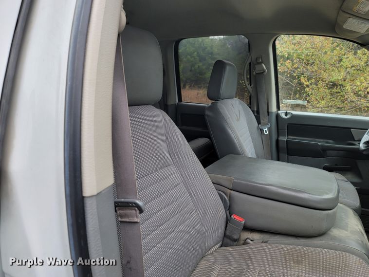 image for item LN9764 2010 Dodge Ram 5500  utility / service truck